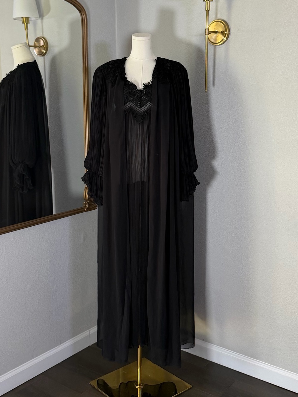 ⁠Vintage Neiman Marcus Onyx Pleated Gown Robe Set M Whimsigoth Goth Lingerie⁠